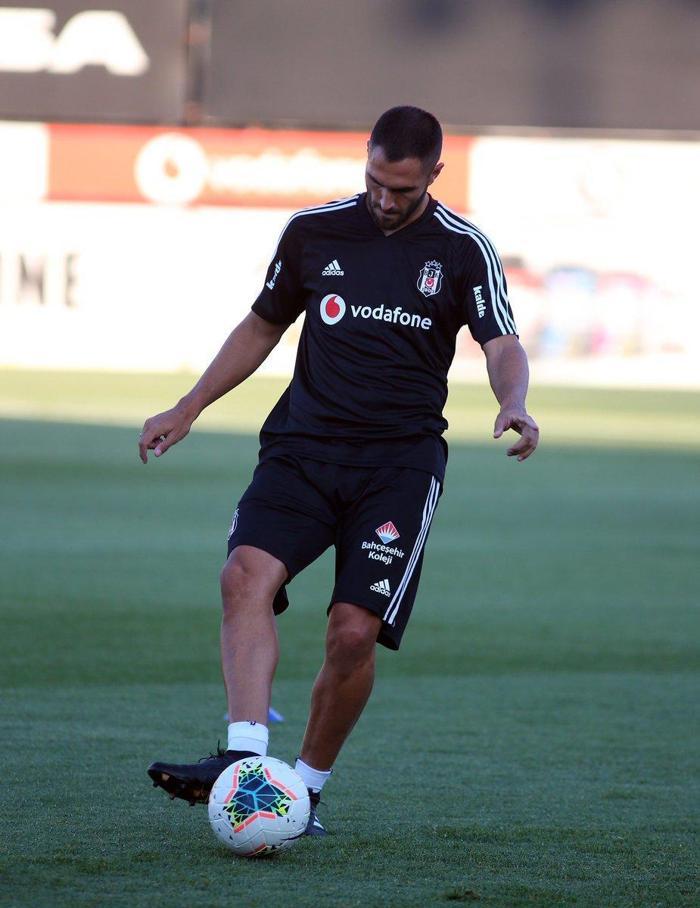 VICTOR RUIZ