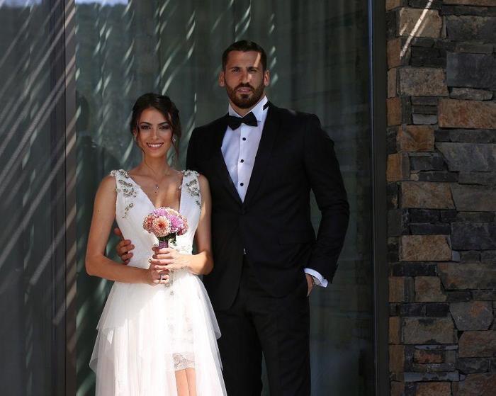 Survivor yarışmacısı Ezgi Avcı ile basketbolcu Nemanja Djurisic evlendi