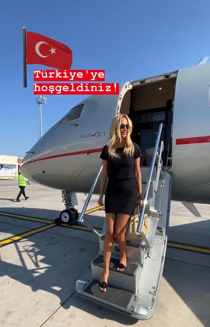 2018 Dünya Kupası elçisi Rus güzel Victoria Lopyreva, tatil için Türkiyede