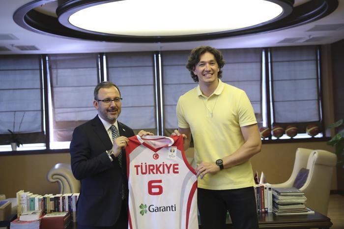 Cedi Osman ve Bakan Kasapoğlundan spor zirvesi