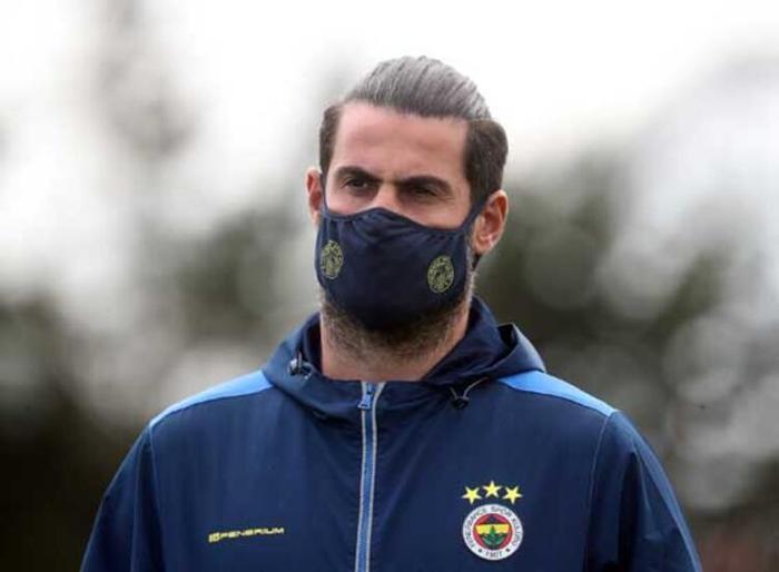 Fenerbahçede Emre Belözoğlu ve Volkan Demirelin kararları damga vurdu