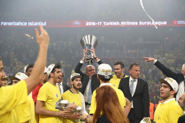 Obradovic ayrıldı, Fenerbahçe yönetimine tepki yağdı