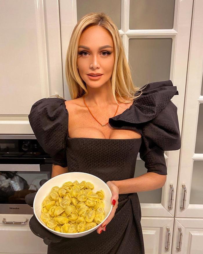 2018 Dünya Kupası elçisi Rus güzel Victoria Lopyreva, tatil için Türkiyede