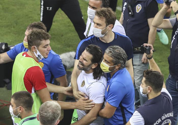 Ankaragücü küme düştü, futbolcular gözyaşlarına boğuldu
