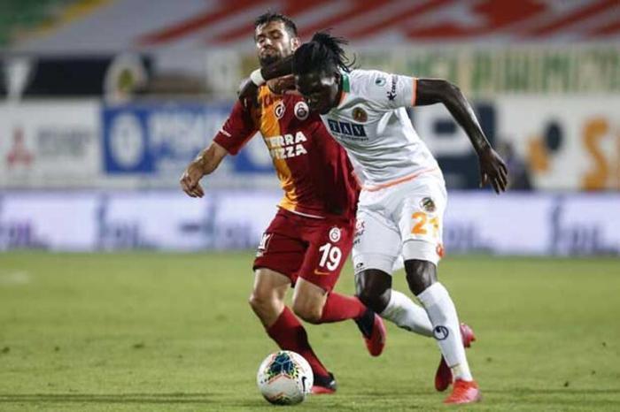 Galatasarayda Ömer Bayram dibe vurdu
