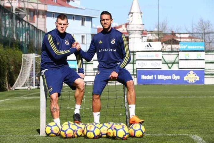 Fenerbahçeye Martin Skrtelden rest Başakşehire siz karışmayın mesajı