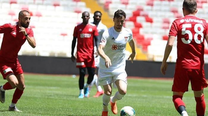 Son dakika | Fenerbahçede Emre Belözoğlunun transfer listesi ortaya çıktı