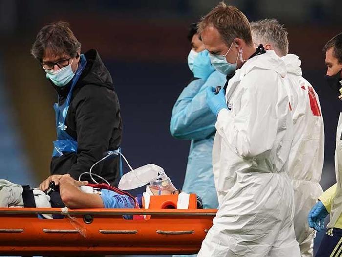 Manchester Cityli Eric Garcia Arsenal maçında oksijen maskesiyle hastaneye kaldırıldı