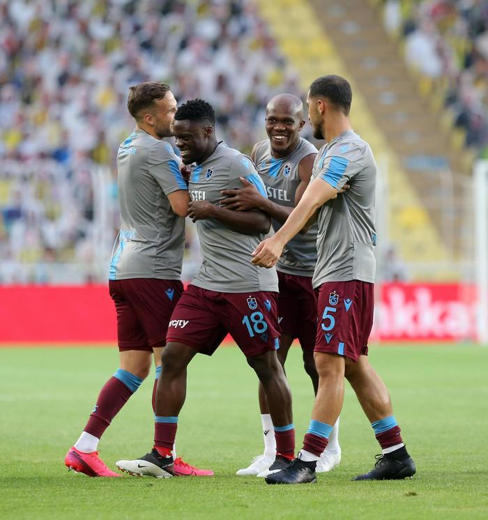 Salgında Fenerbahçe - Trabzonspor derbisi böyle geçti