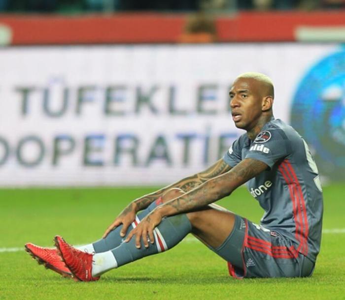 Anderson Taliscaya büyük şok Trafiği kapattılar, gidemiyor...