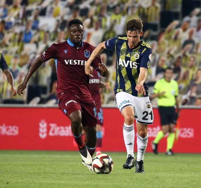 Fenerbahçede gergin anlar... Volkan Demirelden Deniz Türüçe: Otur yerine
