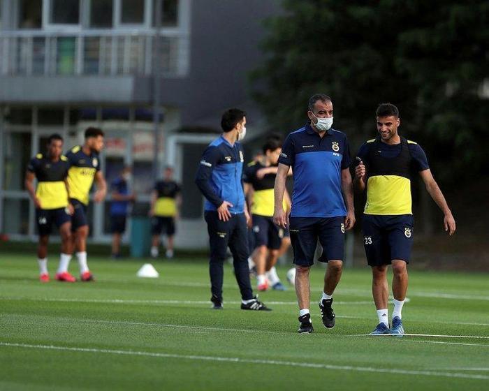 Flaş transfer hamlesi Fenerbahçeden Gustavo Gomez operasyonu