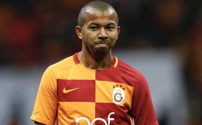 Galatasaraydan Fenerbahçeye yılın çalımı 1 transfer 1 ayrılık