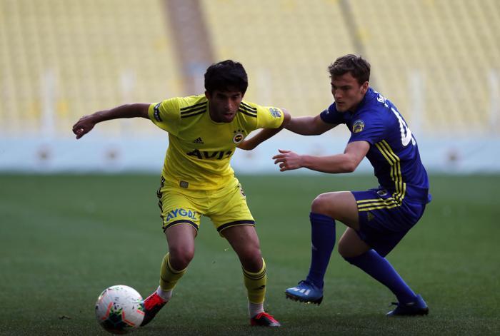 Fenerbahçe Şükrü Saracoğluna geri döndü, genç futbolcu göze girdi