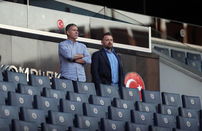 Fenerbahçe Şükrü Saracoğluna geri döndü, genç futbolcu göze girdi