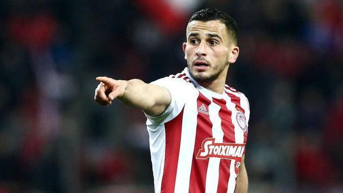 Galatasaraydan Fenerbahçeye yılın çalımı 1 transfer 1 ayrılık