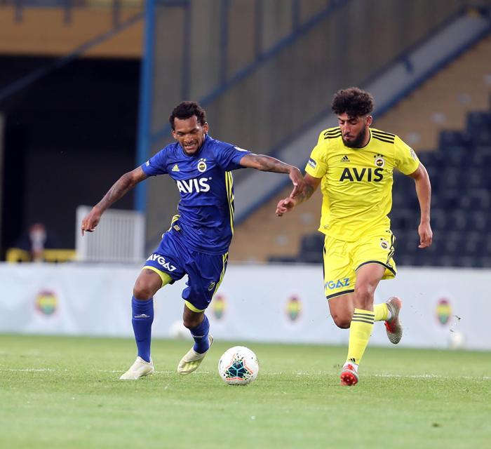 Fenerbahçe Şükrü Saracoğluna geri döndü, genç futbolcu göze girdi