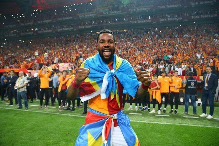 Galatasarayda son dakika Premier Lig ekibinin Luyindama planı