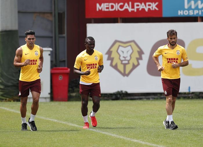 Galatasarayda moraller bozuk Fotoğraflar bugün çekildi...