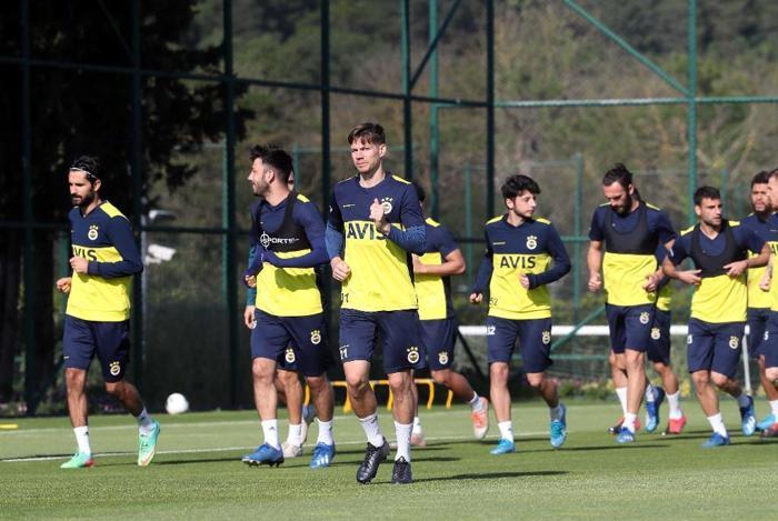 Emre Belözoğlunun hedefindeki 5 isim İşte Fenerbahçe istediği transferler