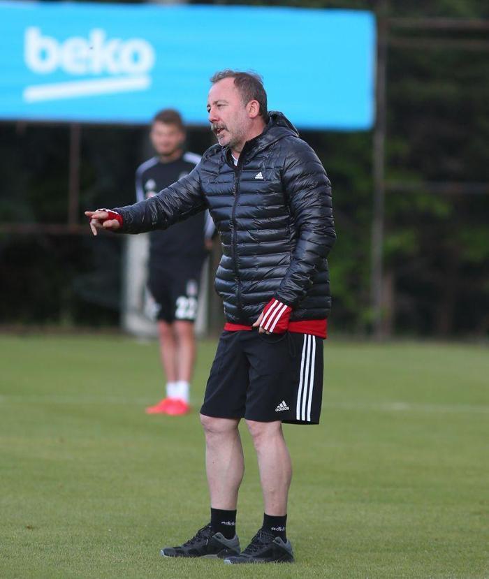 Beşiktaş ara vermedi Sergen Yalçından futbolcularına uyarı