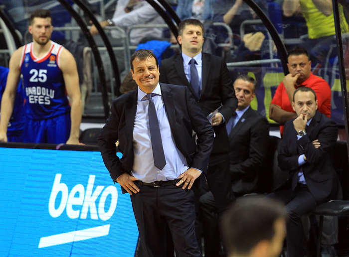 Fenerbahçe Beko - Anadolu Efes maçından ekrana yansımayanlar