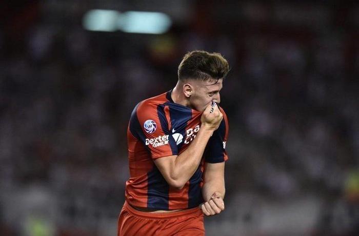 Fatih Terimin gözdesi imzayı atıyor