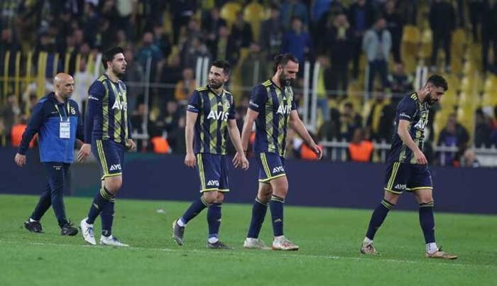 Fenerbahçede son dakika sol bek operasyonu Vedat Muriç devreye girdi