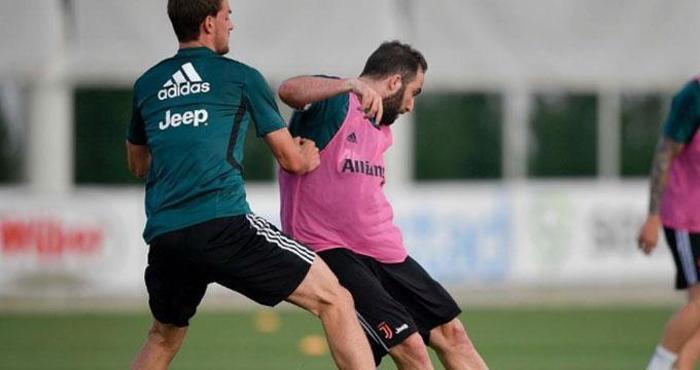 Juventusun golcüsü Gonzalo Higuain şok etti Görenler tanıyamadı