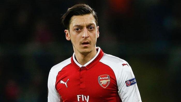 Serhat Akın, Mesut Özil sorusuna çıldırdı Fenerbahçeye niye gelsin