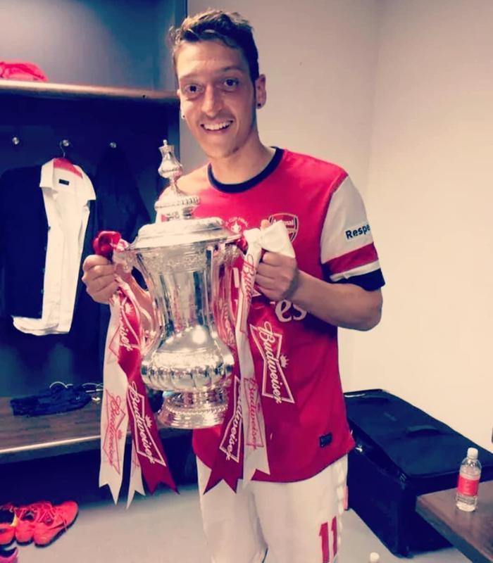 Serhat Akın, Mesut Özil sorusuna çıldırdı Fenerbahçeye niye gelsin
