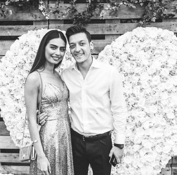 Serhat Akın, Mesut Özil sorusuna çıldırdı Fenerbahçeye niye gelsin