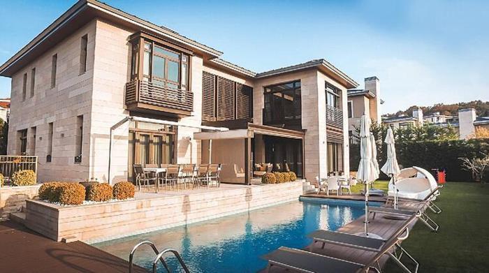 Gael Clichynin oturduğu evini Cem Yılmaz 2 milyon Dolara satışa çıkardı