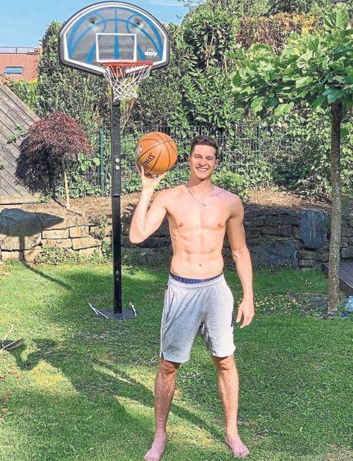 Julian Draxler, tatilde de spordan kopmuyor