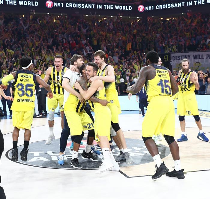Fenerbahçe ve Galatasaray taraftarı sosyal medyayı ayağa kaldırdı