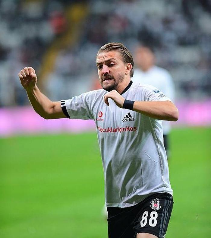 Fenerbahçede Emre Belözoğlunun transfer listesi ortaya çıktı