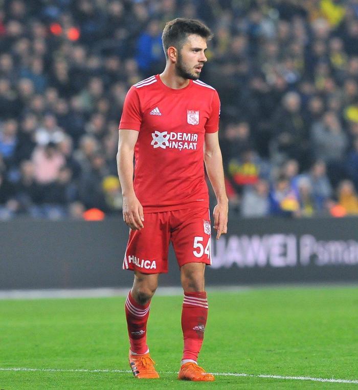 Fenerbahçede Emre Belözoğlunun transfer listesi ortaya çıktı