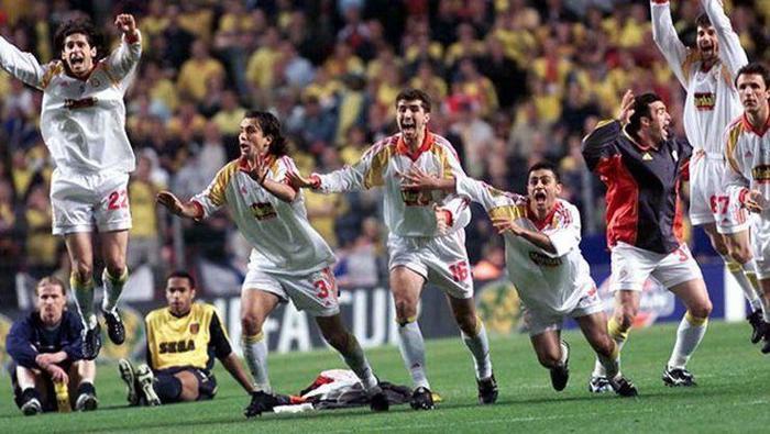 17 Mayıs 2000 Galatasaray, UEFA Kupasının 20. yıl dönümünü kutluyor
