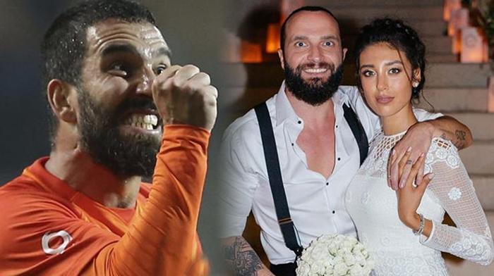 Berkay, Arda Turanın sahibi olduğu mekana gitti