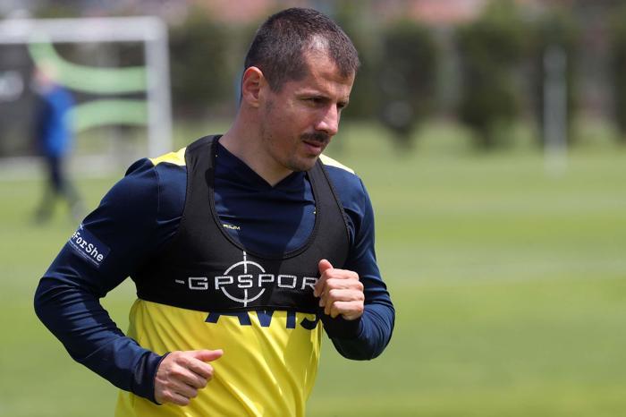 Fenerbahçe Rivada kampa girdi Aurelio işbaşı yaptı