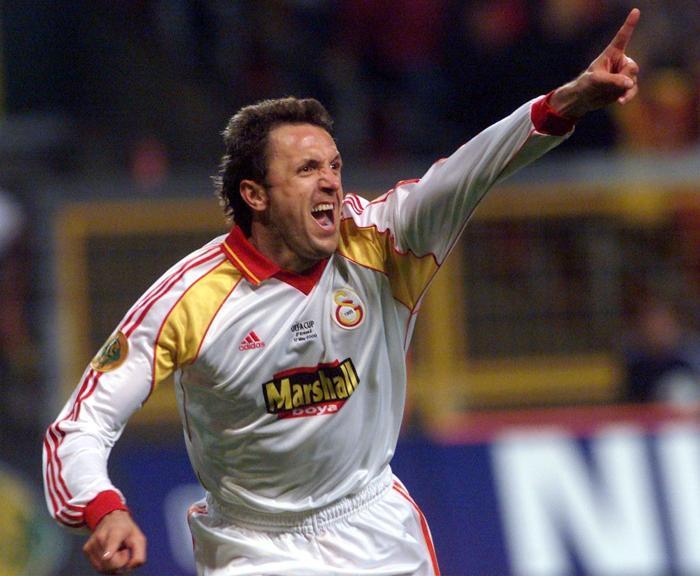 17 Mayıs 2000 Galatasaray, UEFA Kupasının 20. yıl dönümünü kutluyor