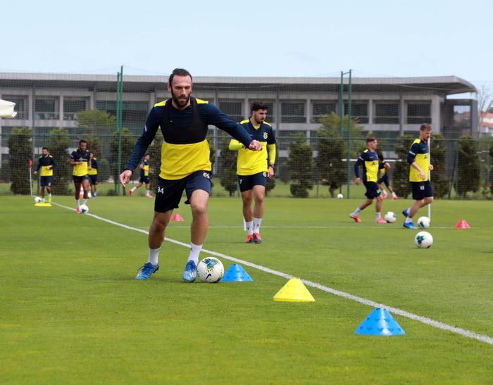 Fenerbahçe Rivada kampa girdi Aurelio işbaşı yaptı
