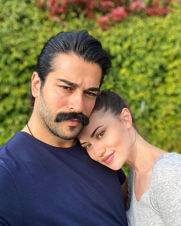 Burak Özçivitten Fahriye Evcene servet değerinde hediye