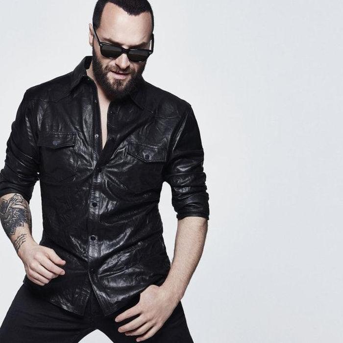 Berkay, Arda Turanın sahibi olduğu mekana gitti
