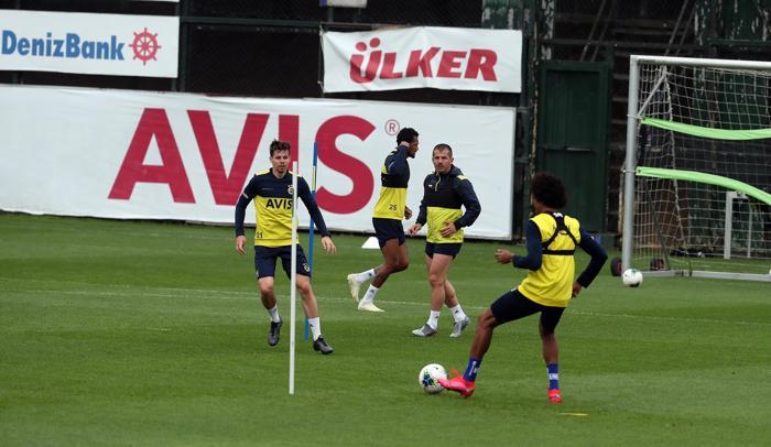 Fenerbahçe pas ve bitiricilik çalışması yaptı İşte o kareler