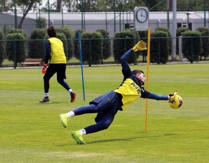 Fenerbahçe Rivada kampa girdi Aurelio işbaşı yaptı