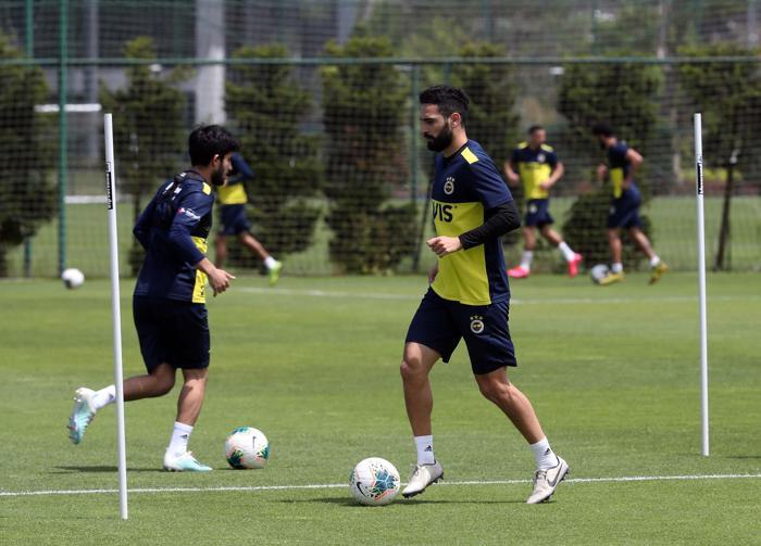 Fenerbahçe Rivada kampa girdi Aurelio işbaşı yaptı