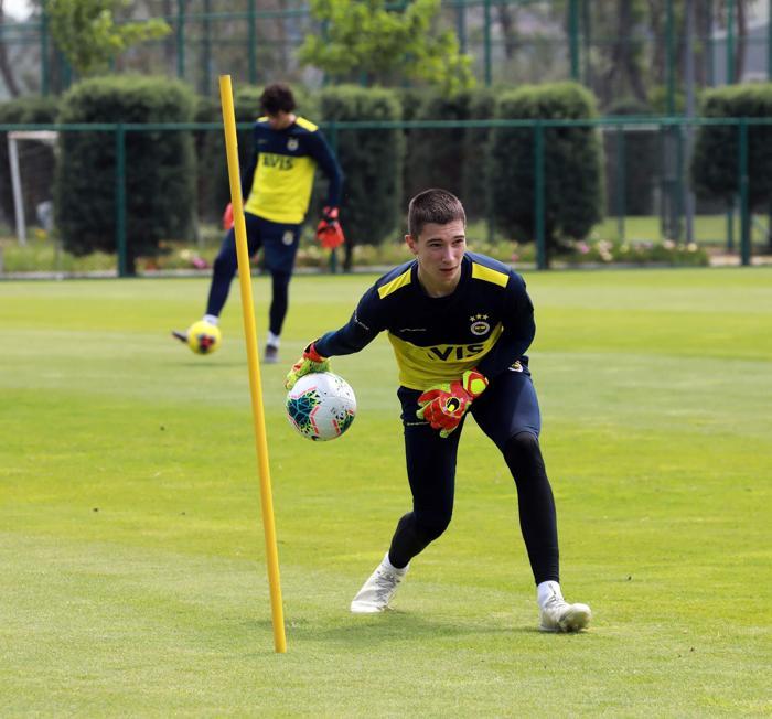 Fenerbahçe Rivada kampa girdi Aurelio işbaşı yaptı