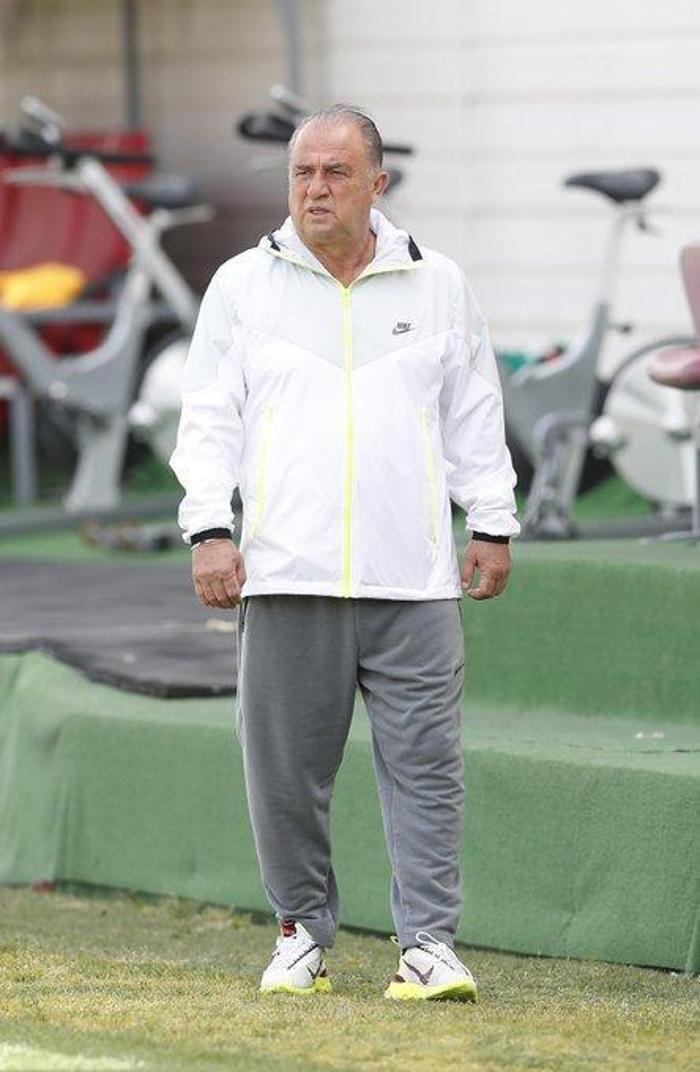 Galatasarayda idmanlar tüm hızıyla devam ediyor