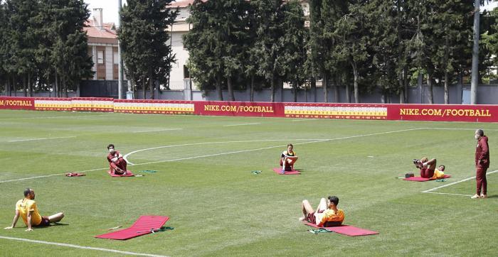 Galatasarayda idmanlar tüm hızıyla devam ediyor